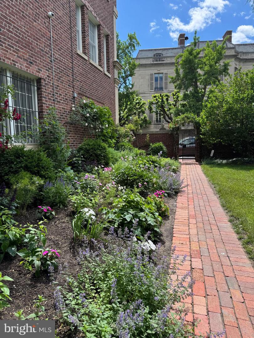 1661 CRESCENT PL NW #102, WASHINGTON, District Of Columbia 20009, 2 Bedrooms Bedrooms, ,2 BathroomsBathrooms,Residential,For sale,1661 CRESCENT PL NW #102,DCDC2244468 MLS # DCDC2244468