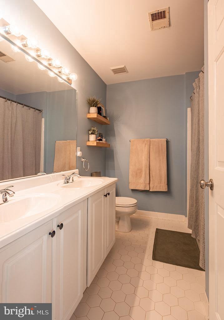 43287 CHOKEBERRY SQ, ASHBURN, Virginia 20147, 3 Bedrooms Bedrooms, ,2 BathroomsBathrooms,Residential,For sale,43287 CHOKEBERRY SQ,VALO2115082 MLS # VALO2115082