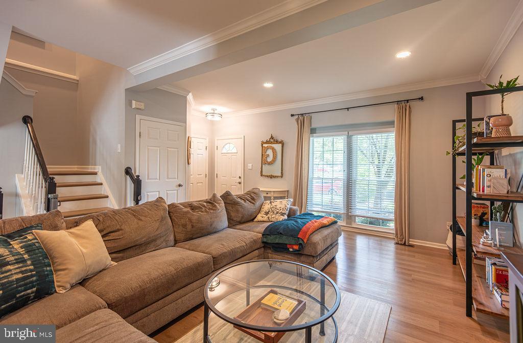 43287 CHOKEBERRY SQ, ASHBURN, Virginia 20147, 3 Bedrooms Bedrooms, ,2 BathroomsBathrooms,Residential,For sale,43287 CHOKEBERRY SQ,VALO2115082 MLS # VALO2115082