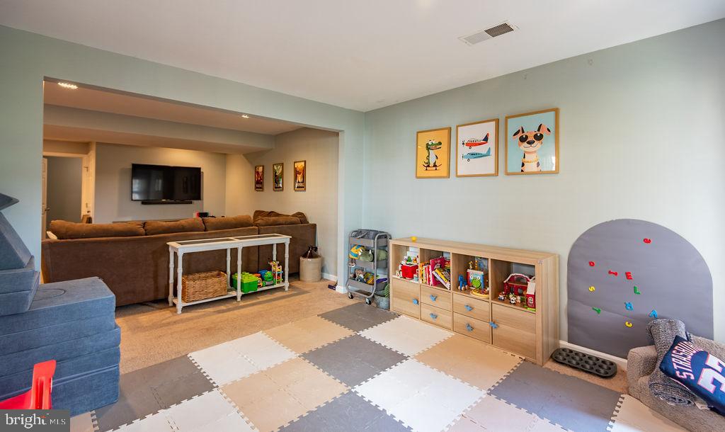 43287 CHOKEBERRY SQ, ASHBURN, Virginia 20147, 3 Bedrooms Bedrooms, ,2 BathroomsBathrooms,Residential,For sale,43287 CHOKEBERRY SQ,VALO2115082 MLS # VALO2115082