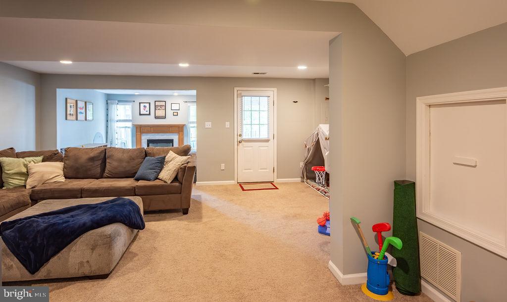 43287 CHOKEBERRY SQ, ASHBURN, Virginia 20147, 3 Bedrooms Bedrooms, ,2 BathroomsBathrooms,Residential,For sale,43287 CHOKEBERRY SQ,VALO2115082 MLS # VALO2115082