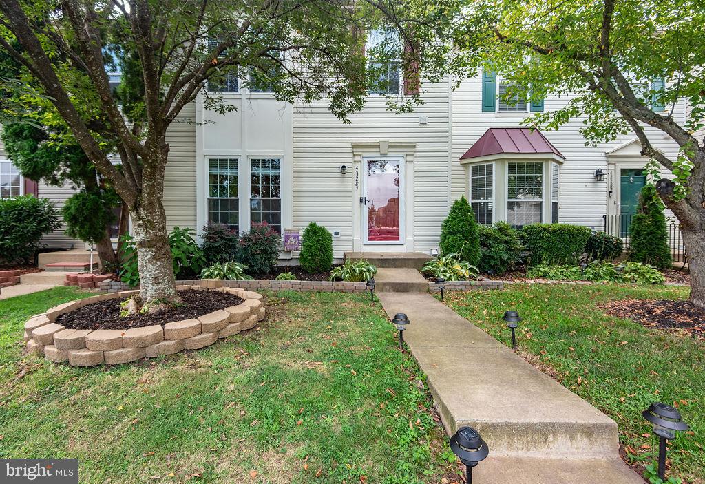 43287 CHOKEBERRY SQ, ASHBURN, Virginia 20147, 3 Bedrooms Bedrooms, ,2 BathroomsBathrooms,Residential,For sale,43287 CHOKEBERRY SQ,VALO2115082 MLS # VALO2115082