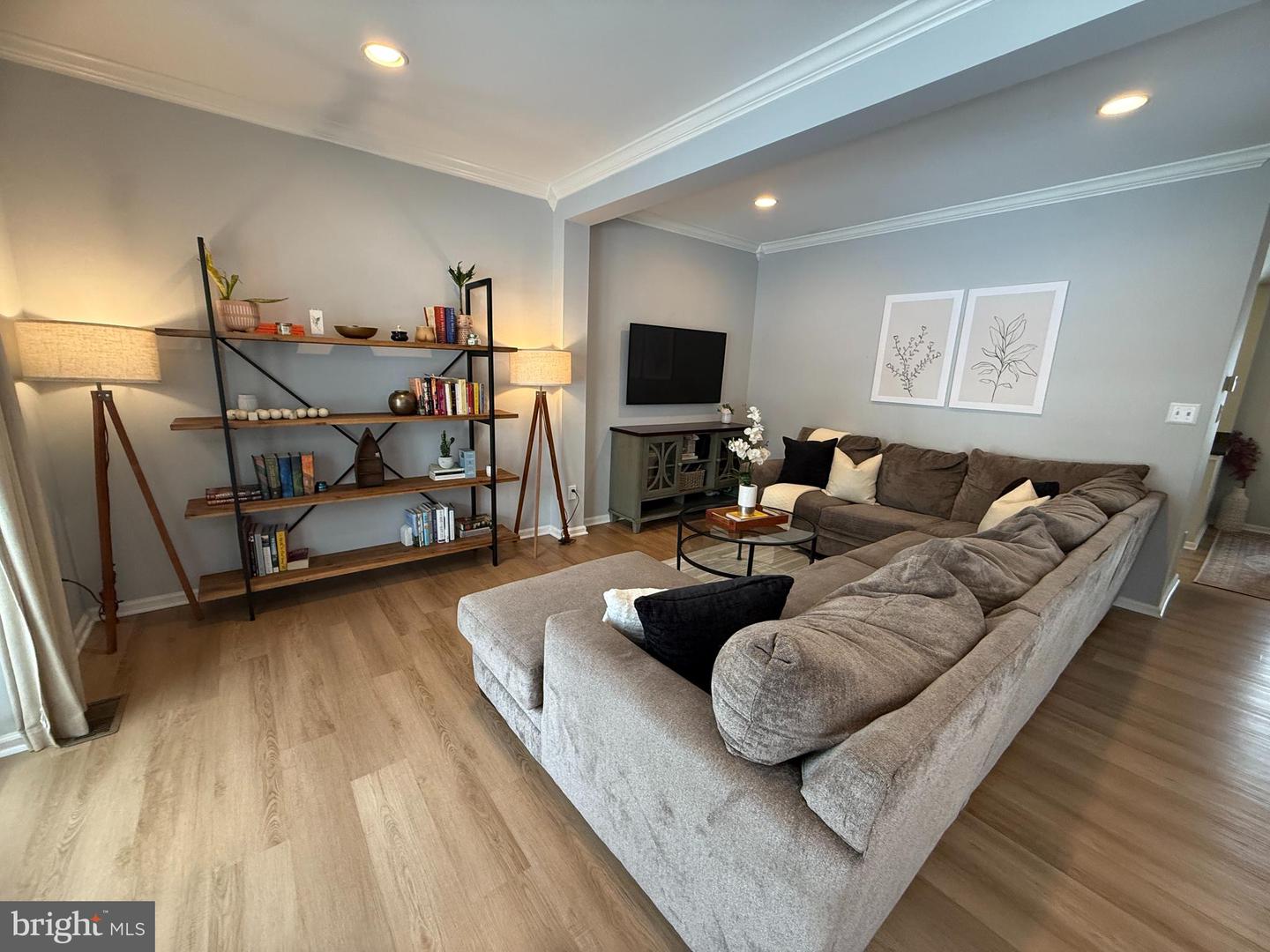 43287 CHOKEBERRY SQ, ASHBURN, Virginia 20147, 3 Bedrooms Bedrooms, ,2 BathroomsBathrooms,Residential,For sale,43287 CHOKEBERRY SQ,VALO2115082 MLS # VALO2115082