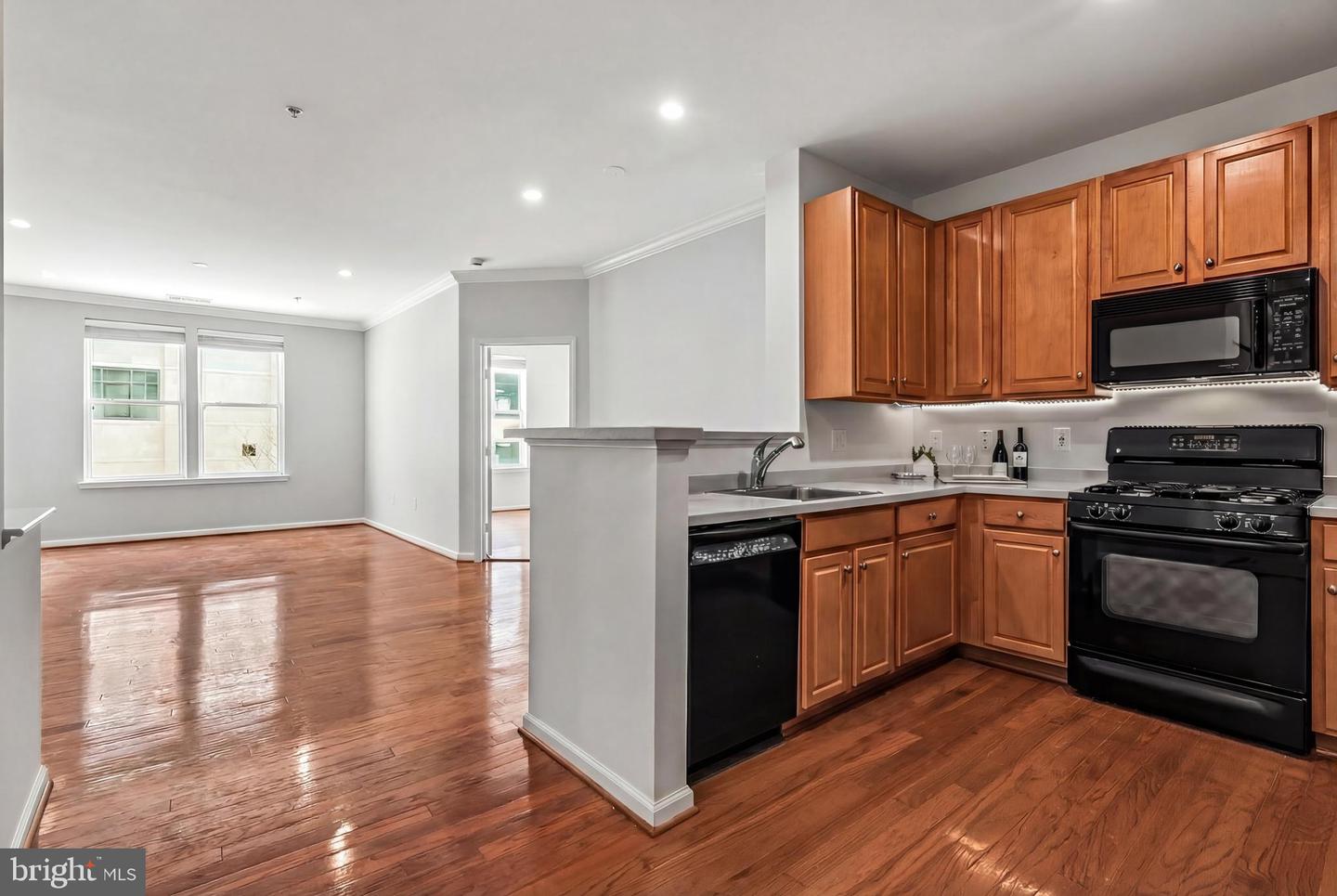 12001 MARKET ST #266, RESTON, Virginia 20190, 2 Bedrooms Bedrooms, ,2 BathroomsBathrooms,Residential,For sale,12001 MARKET ST #266,VAFX2288514 MLS # VAFX2288514