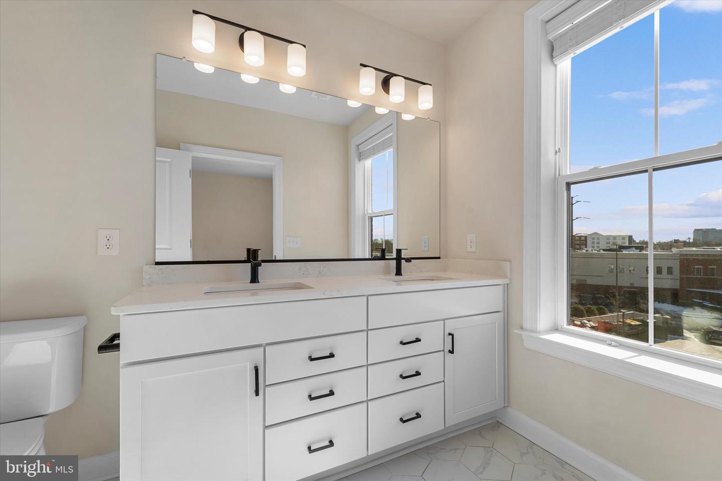 3927 FAIR RIDGE DR #409, FAIRFAX, Virginia 22033, 2 Bedrooms Bedrooms, ,2 BathroomsBathrooms,Residential,For sale,3927 FAIR RIDGE DR #409,VAFX2288538 MLS # VAFX2288538