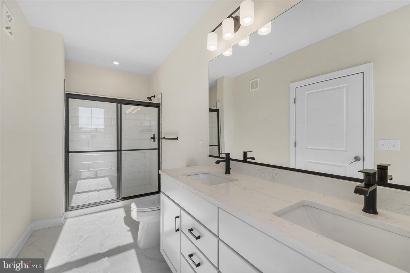 3927 FAIR RIDGE DR #409, FAIRFAX, Virginia 22033, 2 Bedrooms Bedrooms, ,2 BathroomsBathrooms,Residential,For sale,3927 FAIR RIDGE DR #409,VAFX2288538 MLS # VAFX2288538