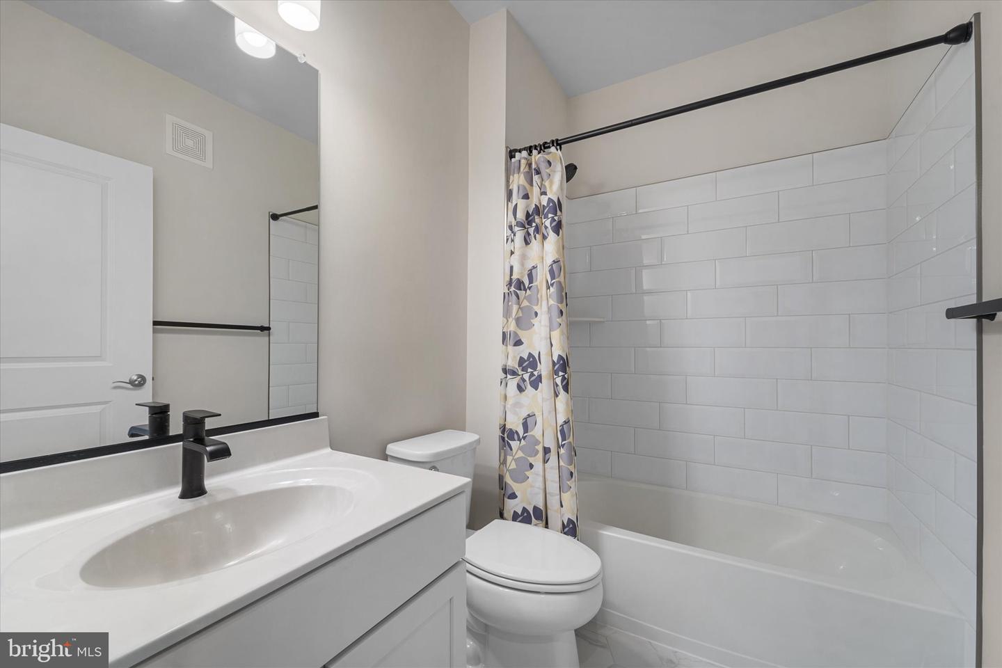 3927 FAIR RIDGE DR #409, FAIRFAX, Virginia 22033, 2 Bedrooms Bedrooms, ,2 BathroomsBathrooms,Residential,For sale,3927 FAIR RIDGE DR #409,VAFX2288538 MLS # VAFX2288538