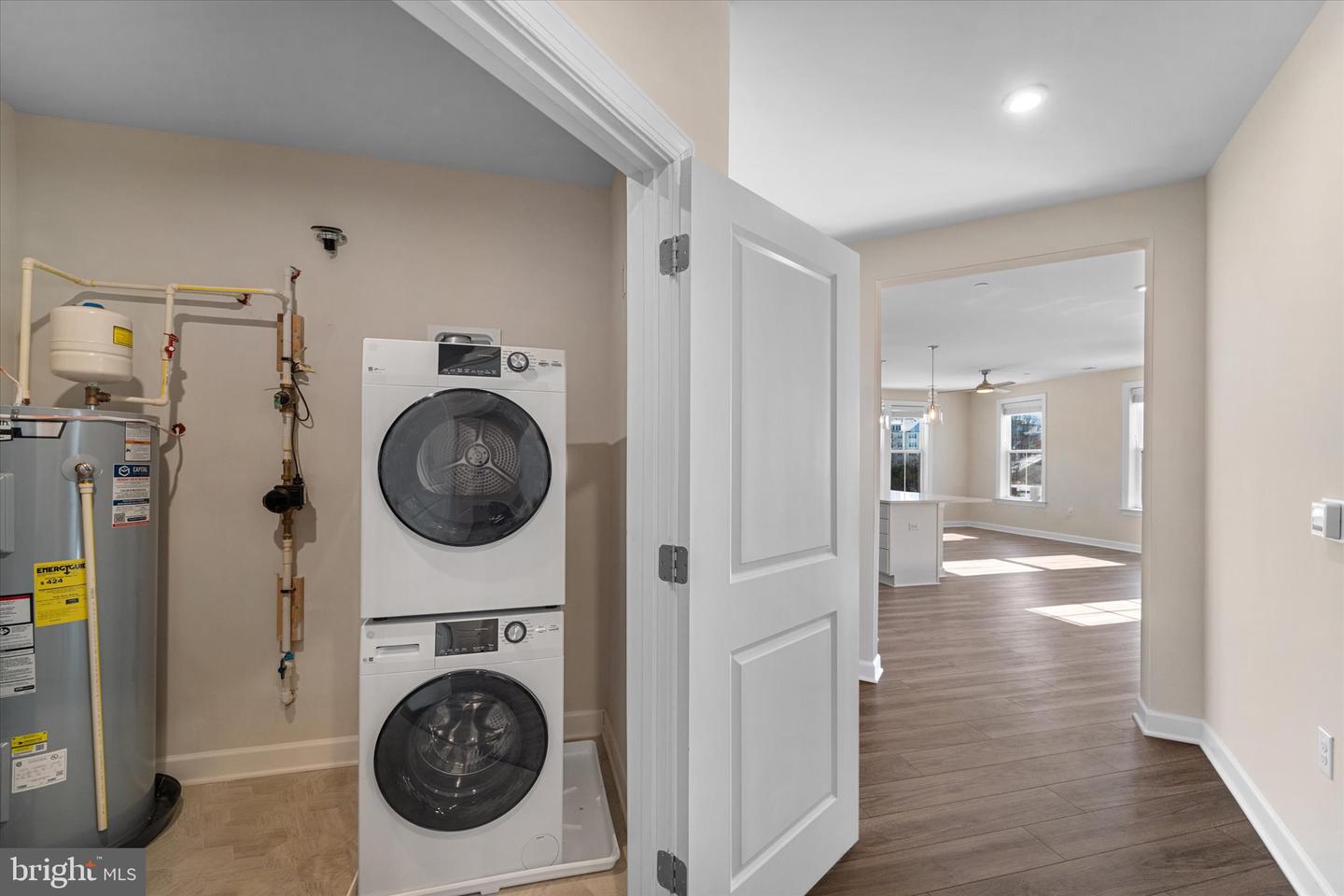 3927 FAIR RIDGE DR #409, FAIRFAX, Virginia 22033, 2 Bedrooms Bedrooms, ,2 BathroomsBathrooms,Residential,For sale,3927 FAIR RIDGE DR #409,VAFX2288538 MLS # VAFX2288538