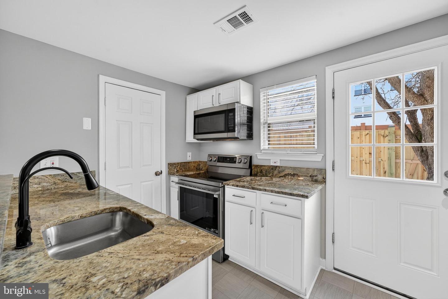 4375 PEMBROOK VILLAGE DR #62, ALEXANDRIA, Virginia 22309, 3 Bedrooms Bedrooms, ,2 BathroomsBathrooms,Residential,For sale,4375 PEMBROOK VILLAGE DR #62,VAFX2288576 MLS # VAFX2288576