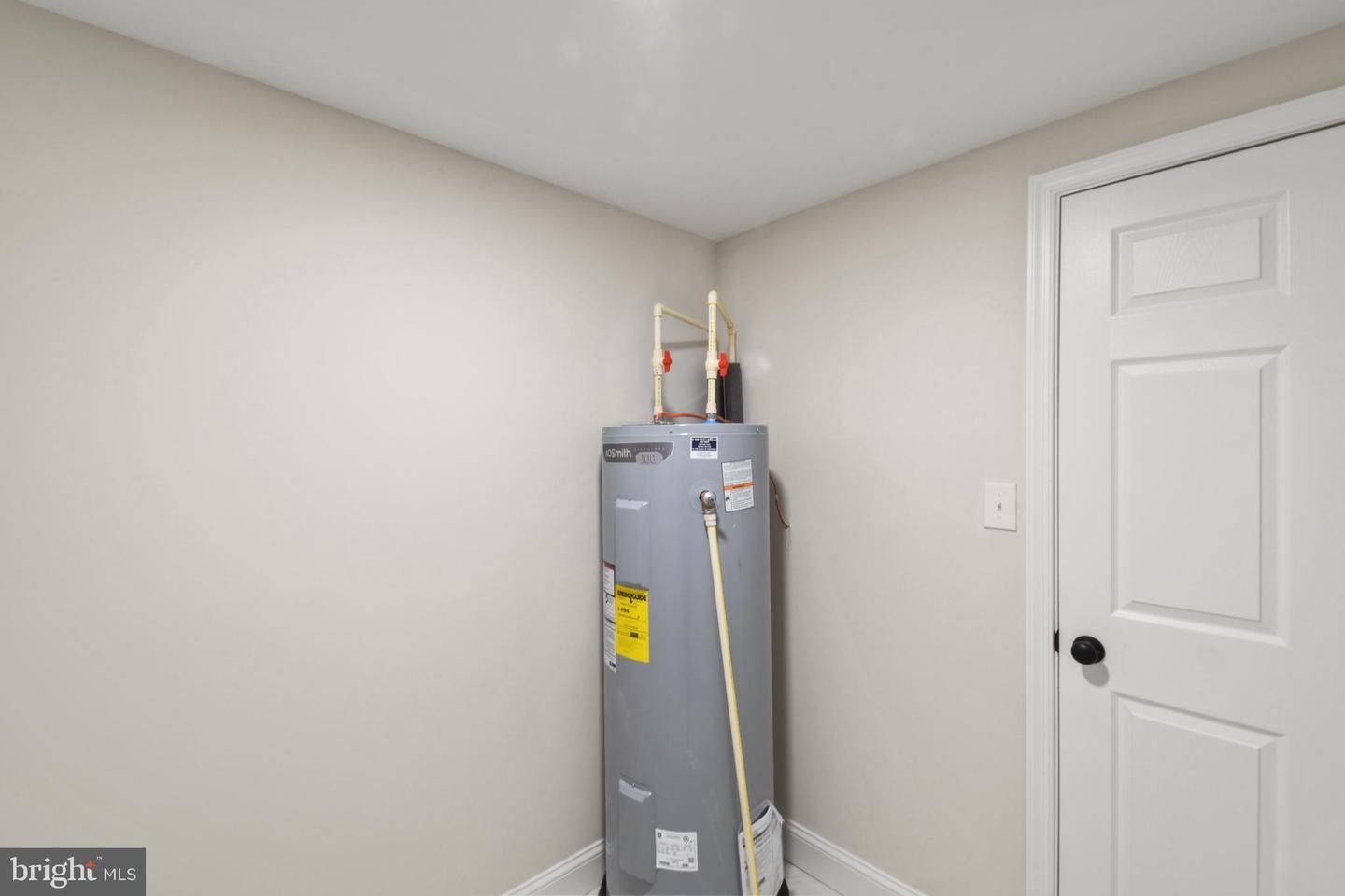 227 CABIN LN, MOUNT JACKSON, Virginia 22842, 2 Bedrooms Bedrooms, 6 Rooms Rooms,2 BathroomsBathrooms,Residential,For sale,227 CABIN LN,VASH2013492 MLS # VASH2013492