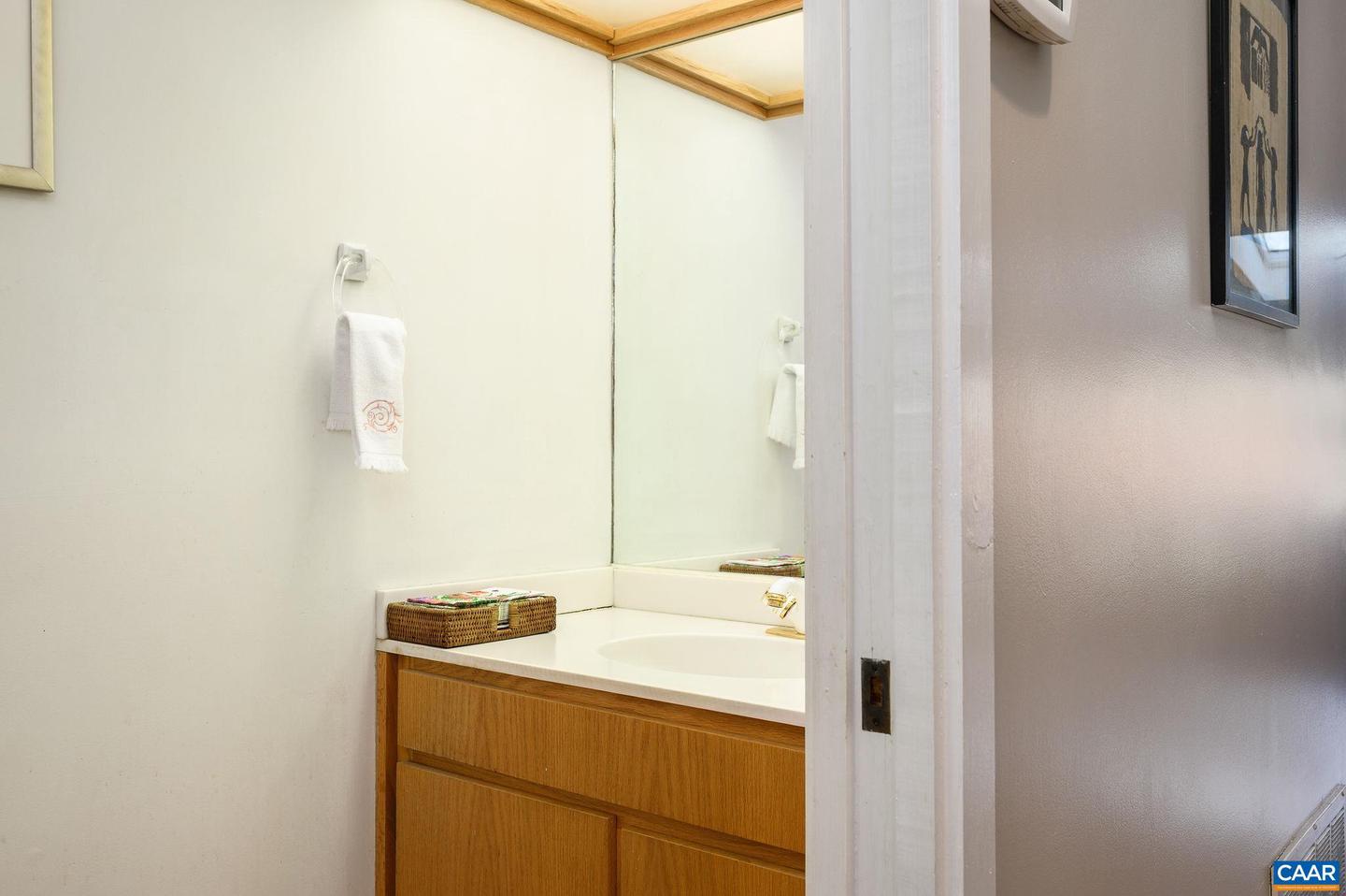 311 NW 2ND ST #B, CHARLOTTESVILLE, Virginia 22902, 3 Bedrooms Bedrooms, ,2 BathroomsBathrooms,Residential,For sale,311 NW 2ND ST #B,672968 MLS # 672968