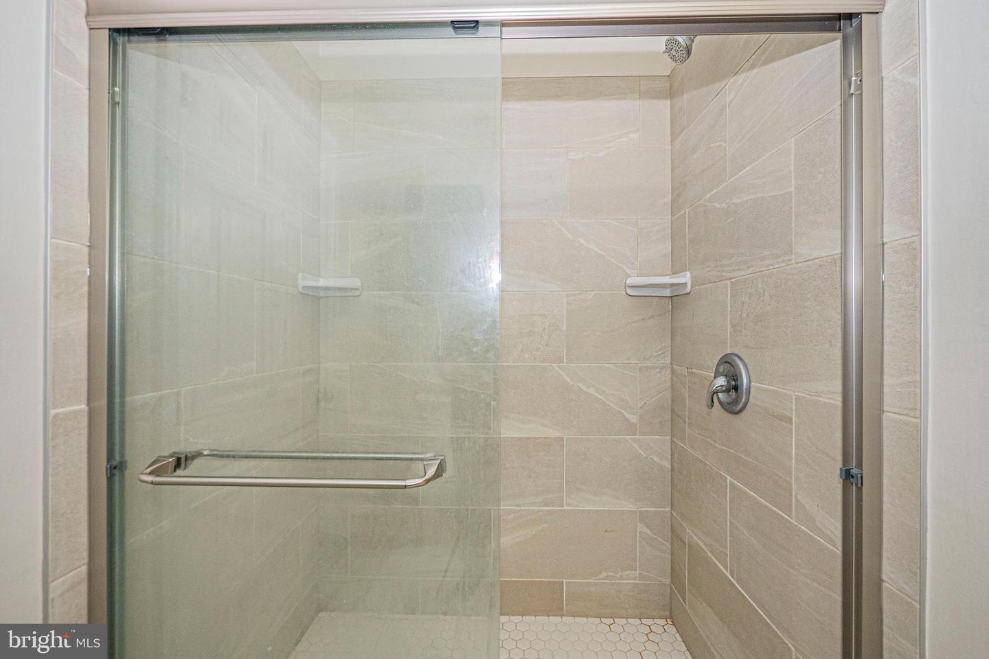 12957 CENTRE PARK CIR #212, HERNDON, Virginia 20171, 1 Bedroom Bedrooms, ,1 BathroomBathrooms,Residential,For sale,12957 CENTRE PARK CIR #212,VAFX2288632 MLS # VAFX2288632