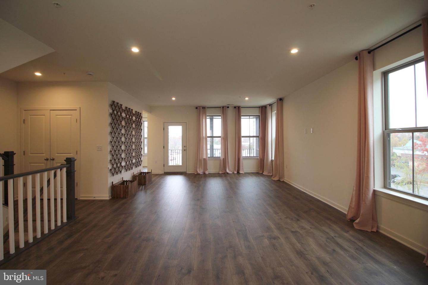 45942 RAVEN TER, STERLING, Virginia 20165, 3 Bedrooms Bedrooms, ,2 BathroomsBathrooms,Residential,For sale,45942 RAVEN TER,VALO2115120 MLS # VALO2115120