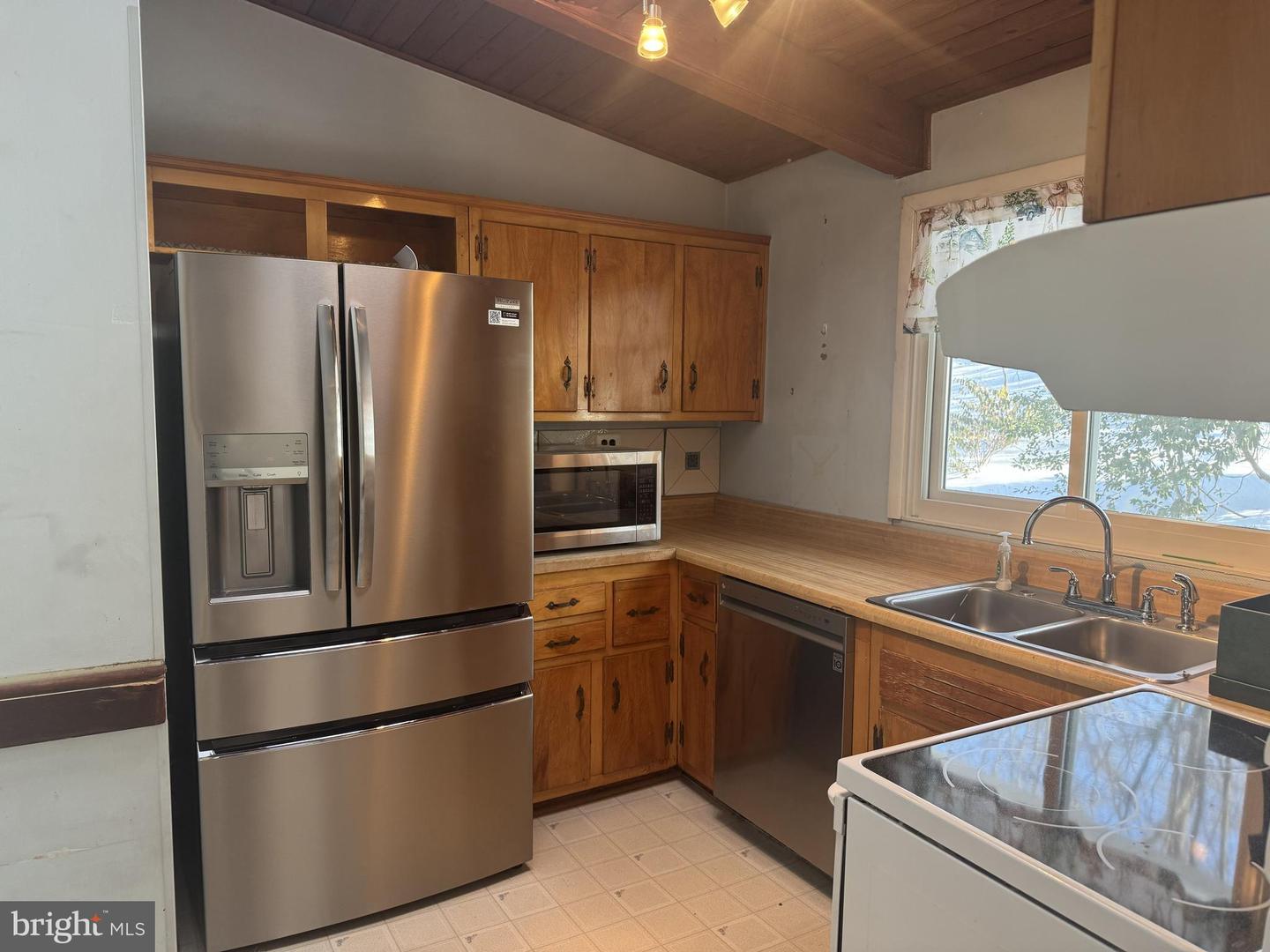 7527 FRIAR TUCK CT, FALLS CHURCH, Virginia 22042, 5 Bedrooms Bedrooms, ,3 BathroomsBathrooms,Residential,For sale,7527 FRIAR TUCK CT,VAFX2288660 MLS # VAFX2288660