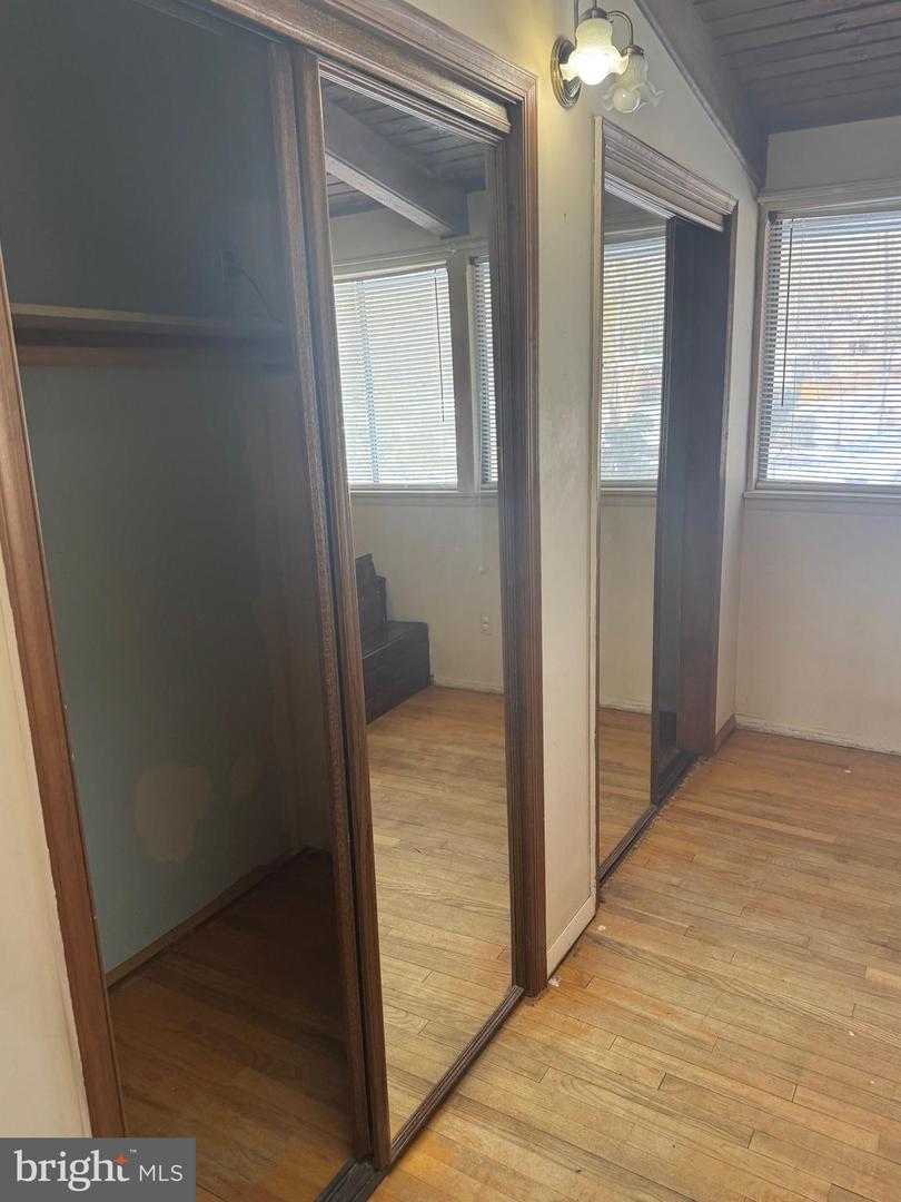 7527 FRIAR TUCK CT, FALLS CHURCH, Virginia 22042, 5 Bedrooms Bedrooms, ,3 BathroomsBathrooms,Residential,For sale,7527 FRIAR TUCK CT,VAFX2288660 MLS # VAFX2288660