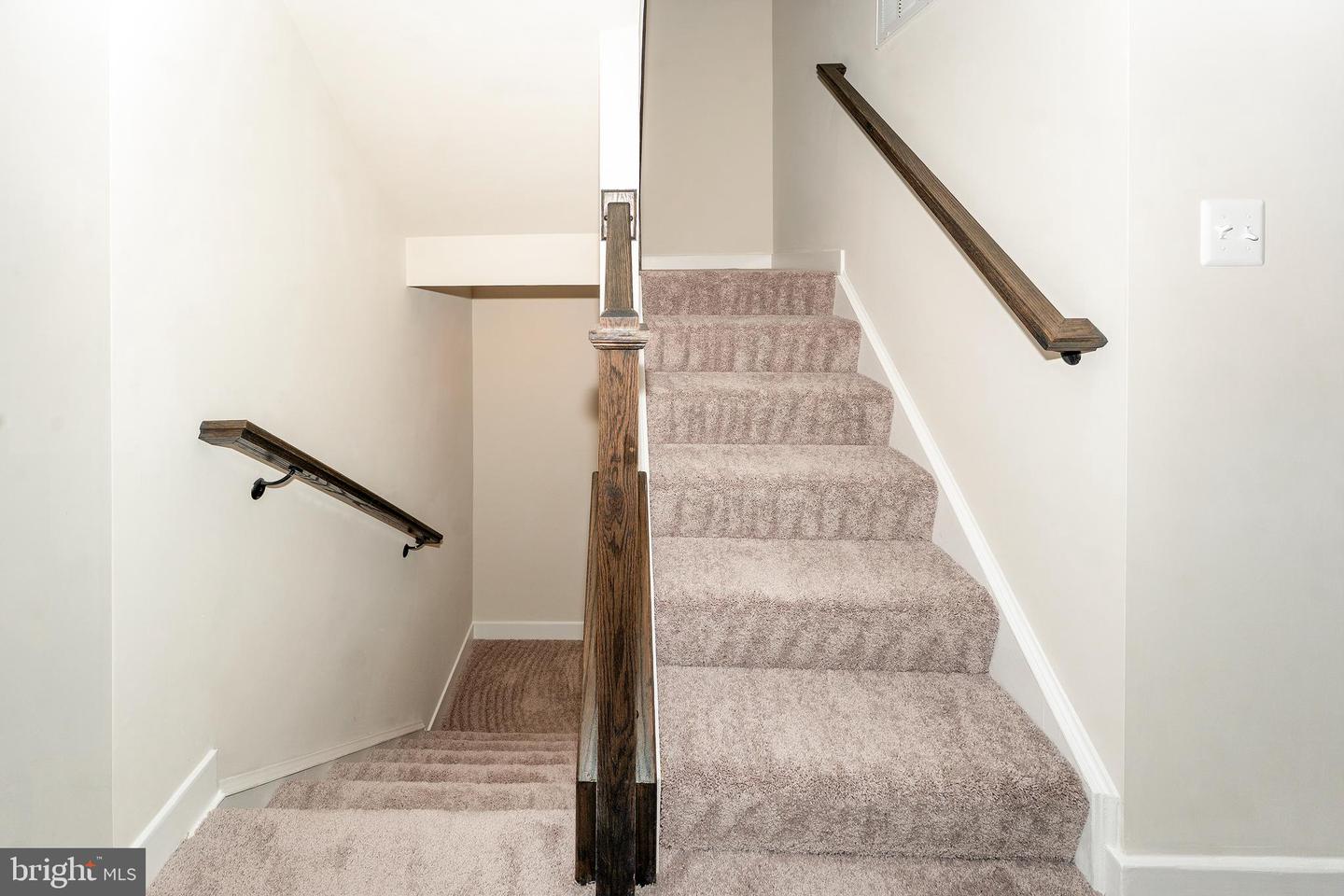 19418 PAIUTE TER, LEESBURG, Virginia 20175, 5 Bedrooms Bedrooms, ,4 BathroomsBathrooms,Residential,For sale,19418 PAIUTE TER,VALO2115142 MLS # VALO2115142