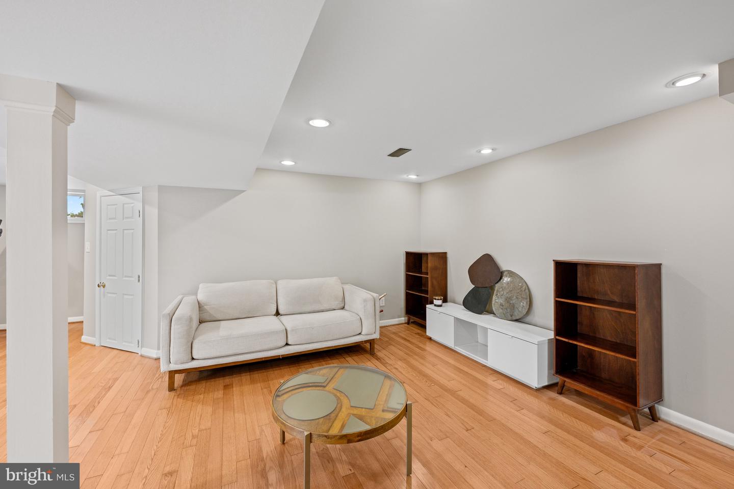 8511 CAMDEN ST, ALEXANDRIA, Virginia 22308, 3 Bedrooms Bedrooms, ,2 BathroomsBathrooms,Residential,For sale,8511 CAMDEN ST,VAFX2288688 MLS # VAFX2288688