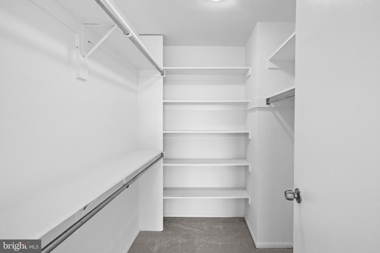 5340 HOLMES RUN PKWY #1102, ALEXANDRIA, Virginia 22304, 2 Bedrooms Bedrooms, ,1 BathroomBathrooms,Residential,For sale,5340 HOLMES RUN PKWY #1102,VAAX2053744 MLS # VAAX2053744