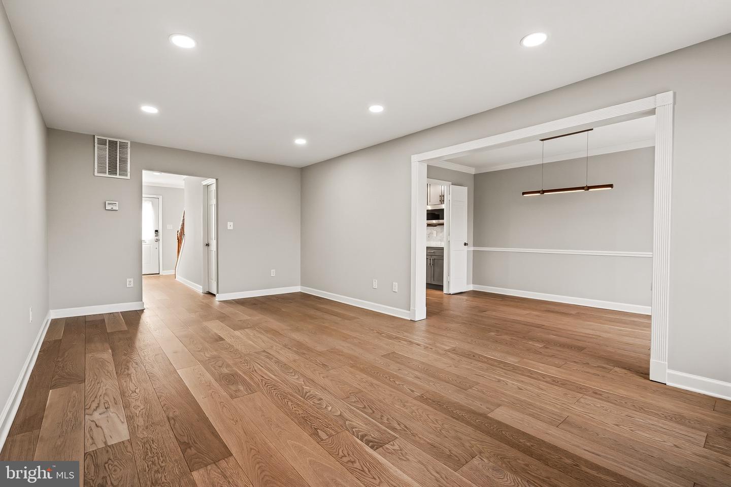 6620 ROSECROFT PL, FALLS CHURCH, Virginia 22043, 3 Bedrooms Bedrooms, ,2 BathroomsBathrooms,Residential,For sale,6620 ROSECROFT PL,VAFX2288726 MLS # VAFX2288726