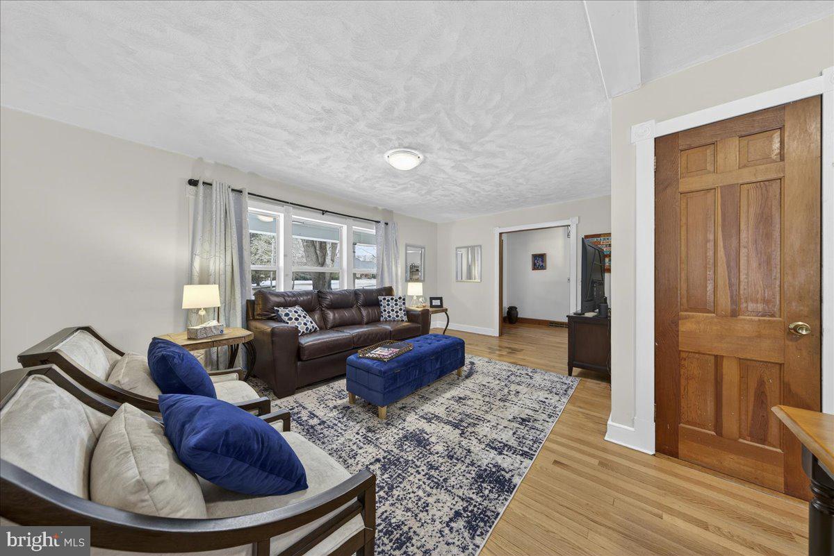 8901 DEEKENS ST, AMELIA COURT HOUSE, Virginia 23002, 3 Bedrooms Bedrooms, ,2 BathroomsBathrooms,Residential,For sale,8901 DEEKENS ST,VAAM2000100 MLS # VAAM2000100