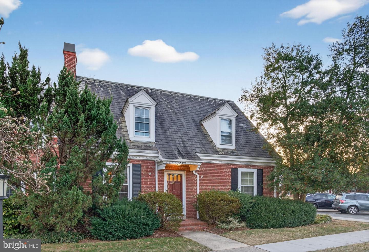 3495 S WAKEFIELD ST, ARLINGTON, Virginia 22206, 1 Bedroom Bedrooms, 8 Rooms Rooms,2 BathroomsBathrooms,Residential,For sale,3495 S WAKEFIELD ST,VAAR2068420 MLS # VAAR2068420
