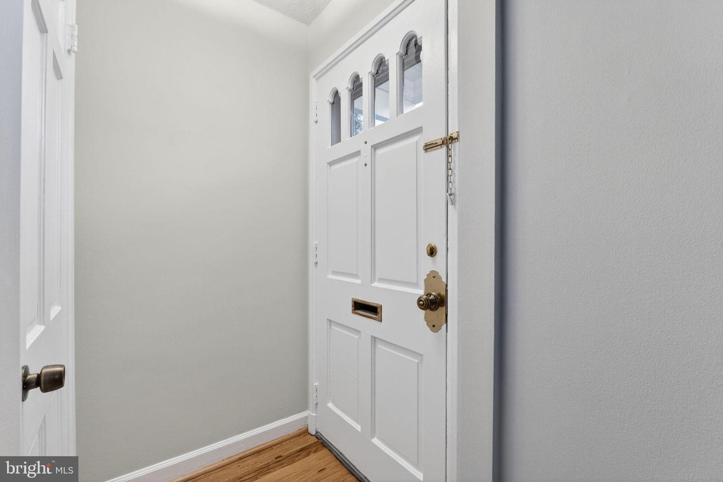 3495 S WAKEFIELD ST, ARLINGTON, Virginia 22206, 1 Bedroom Bedrooms, 8 Rooms Rooms,2 BathroomsBathrooms,Residential,For sale,3495 S WAKEFIELD ST,VAAR2068420 MLS # VAAR2068420