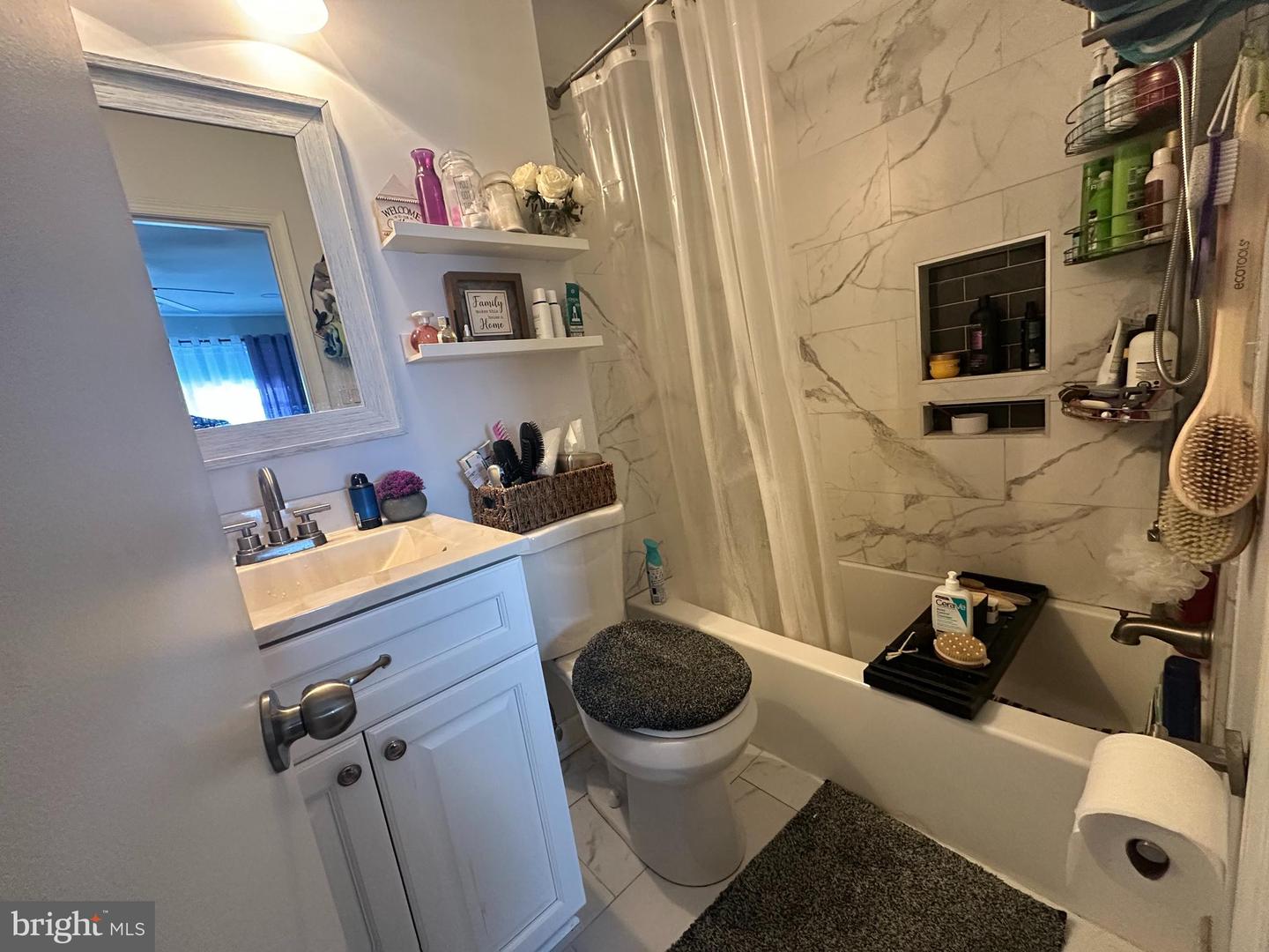 9790 HAGEL CIR, LORTON, Virginia 22079, 3 Bedrooms Bedrooms, ,2 BathroomsBathrooms,Residential,For sale,9790 HAGEL CIR,VAFX2288736 MLS # VAFX2288736