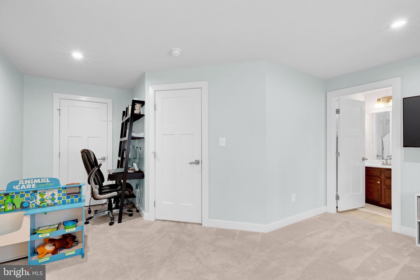 18020 RED CEDAR RD, DUMFRIES, Virginia 22026, 4 Bedrooms Bedrooms, ,3 BathroomsBathrooms,Residential,For sale,18020 RED CEDAR RD,VAPW2111770 MLS # VAPW2111770