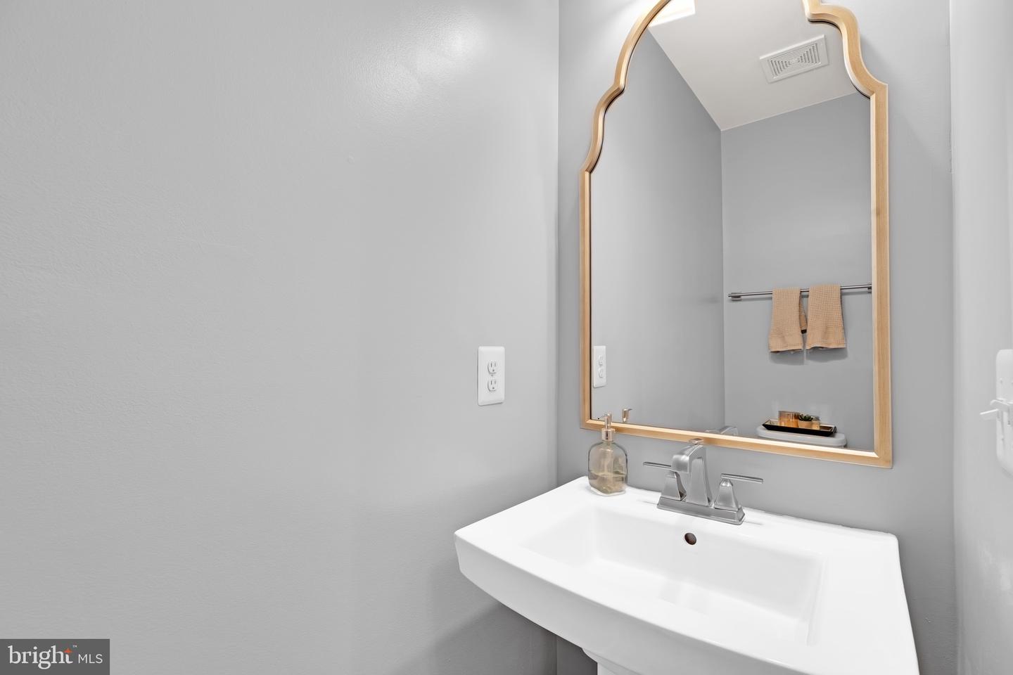 18020 RED CEDAR RD, DUMFRIES, Virginia 22026, 4 Bedrooms Bedrooms, ,3 BathroomsBathrooms,Residential,For sale,18020 RED CEDAR RD,VAPW2111770 MLS # VAPW2111770