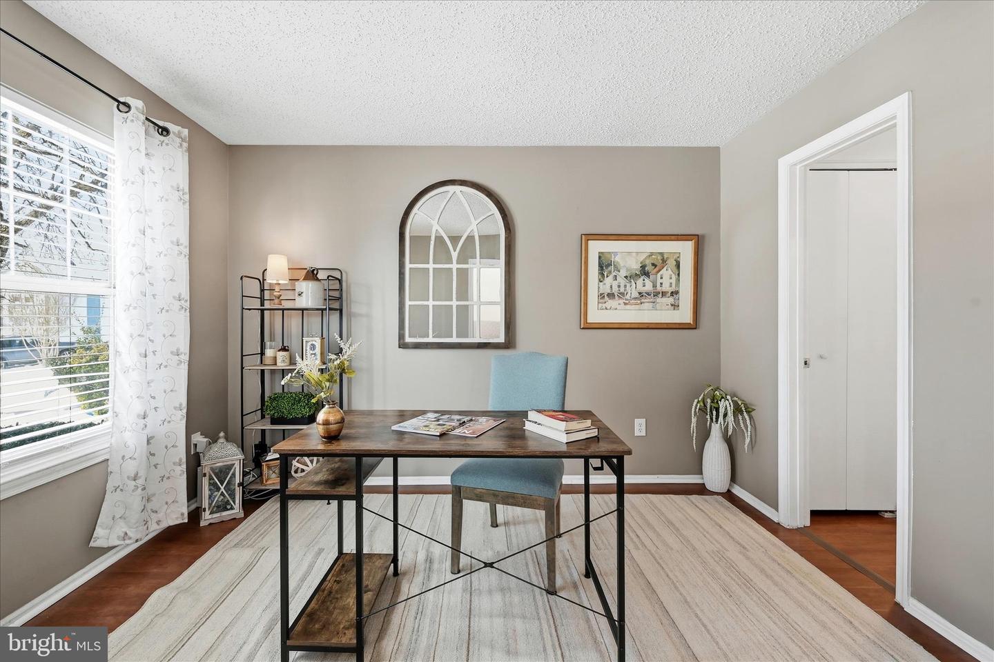 32 FENTON WOOD DR, STERLING, Virginia 20165, 3 Bedrooms Bedrooms, 7 Rooms Rooms,3 BathroomsBathrooms,Residential,For sale,32 FENTON WOOD DR,VALO2115174 MLS # VALO2115174