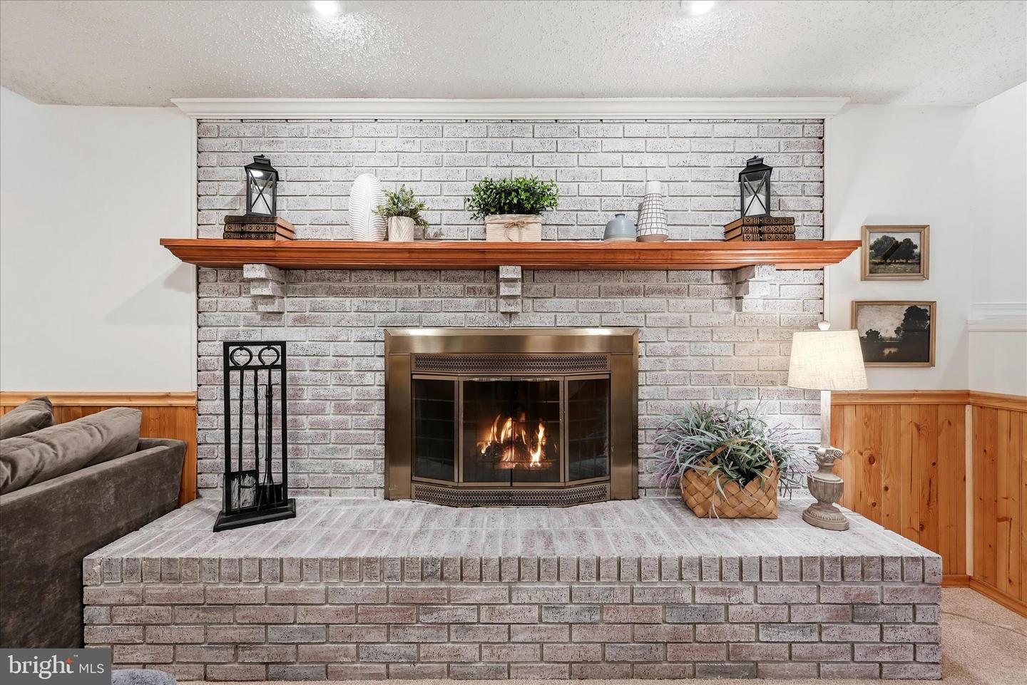 32 FENTON WOOD DR, STERLING, Virginia 20165, 3 Bedrooms Bedrooms, 7 Rooms Rooms,3 BathroomsBathrooms,Residential,For sale,32 FENTON WOOD DR,VALO2115174 MLS # VALO2115174