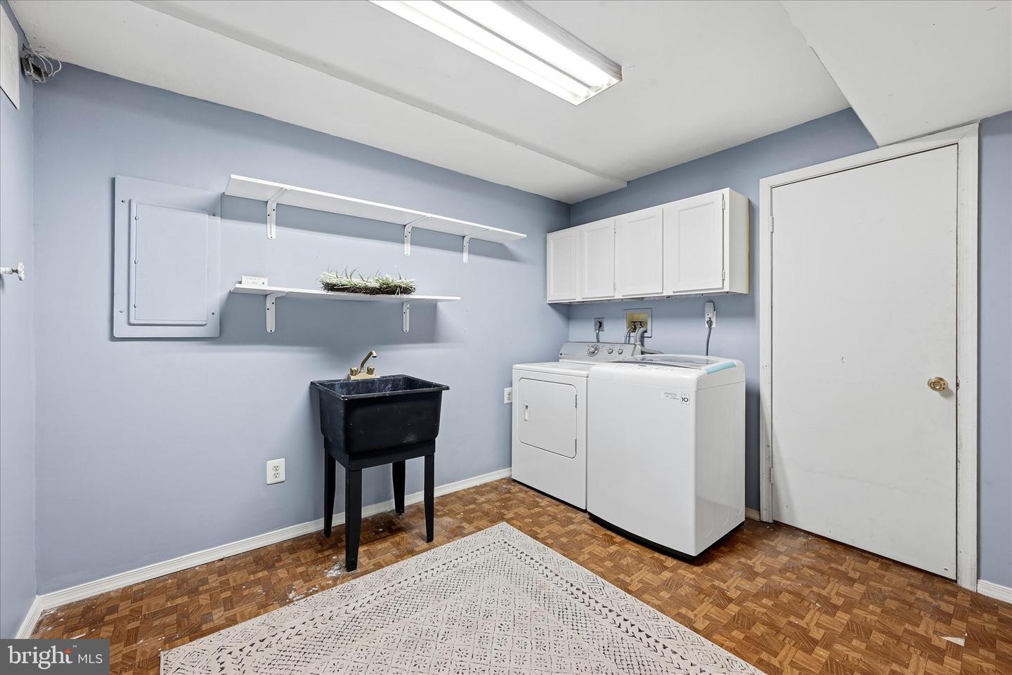 32 FENTON WOOD DR, STERLING, Virginia 20165, 3 Bedrooms Bedrooms, 7 Rooms Rooms,3 BathroomsBathrooms,Residential,For sale,32 FENTON WOOD DR,VALO2115174 MLS # VALO2115174