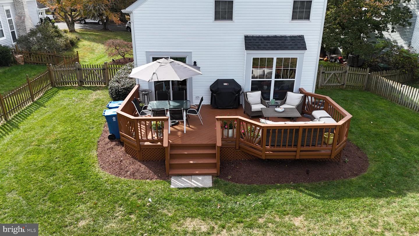 32 FENTON WOOD DR, STERLING, Virginia 20165, 3 Bedrooms Bedrooms, 7 Rooms Rooms,3 BathroomsBathrooms,Residential,For sale,32 FENTON WOOD DR,VALO2115174 MLS # VALO2115174