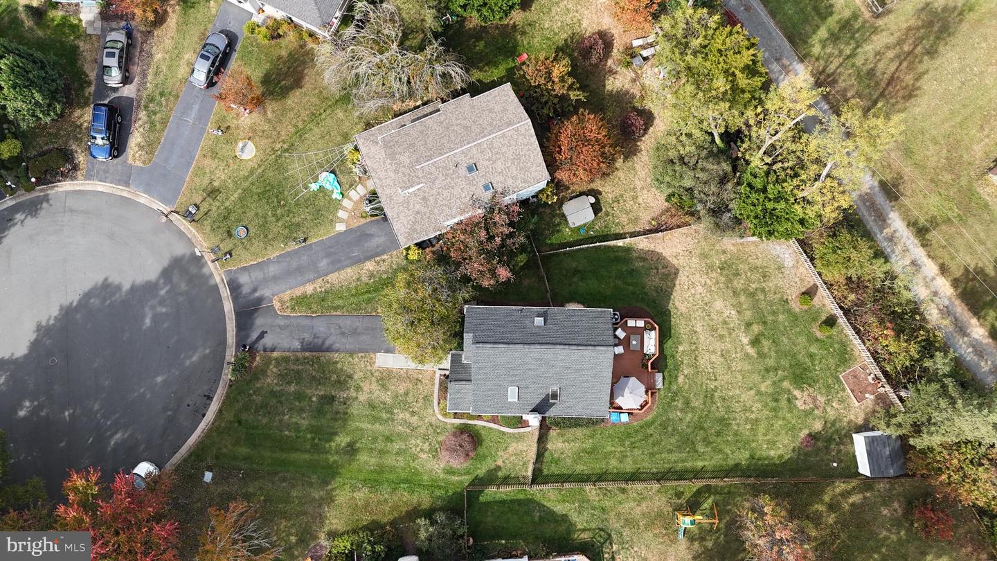 32 FENTON WOOD DR, STERLING, Virginia 20165, 3 Bedrooms Bedrooms, 7 Rooms Rooms,3 BathroomsBathrooms,Residential,For sale,32 FENTON WOOD DR,VALO2115174 MLS # VALO2115174