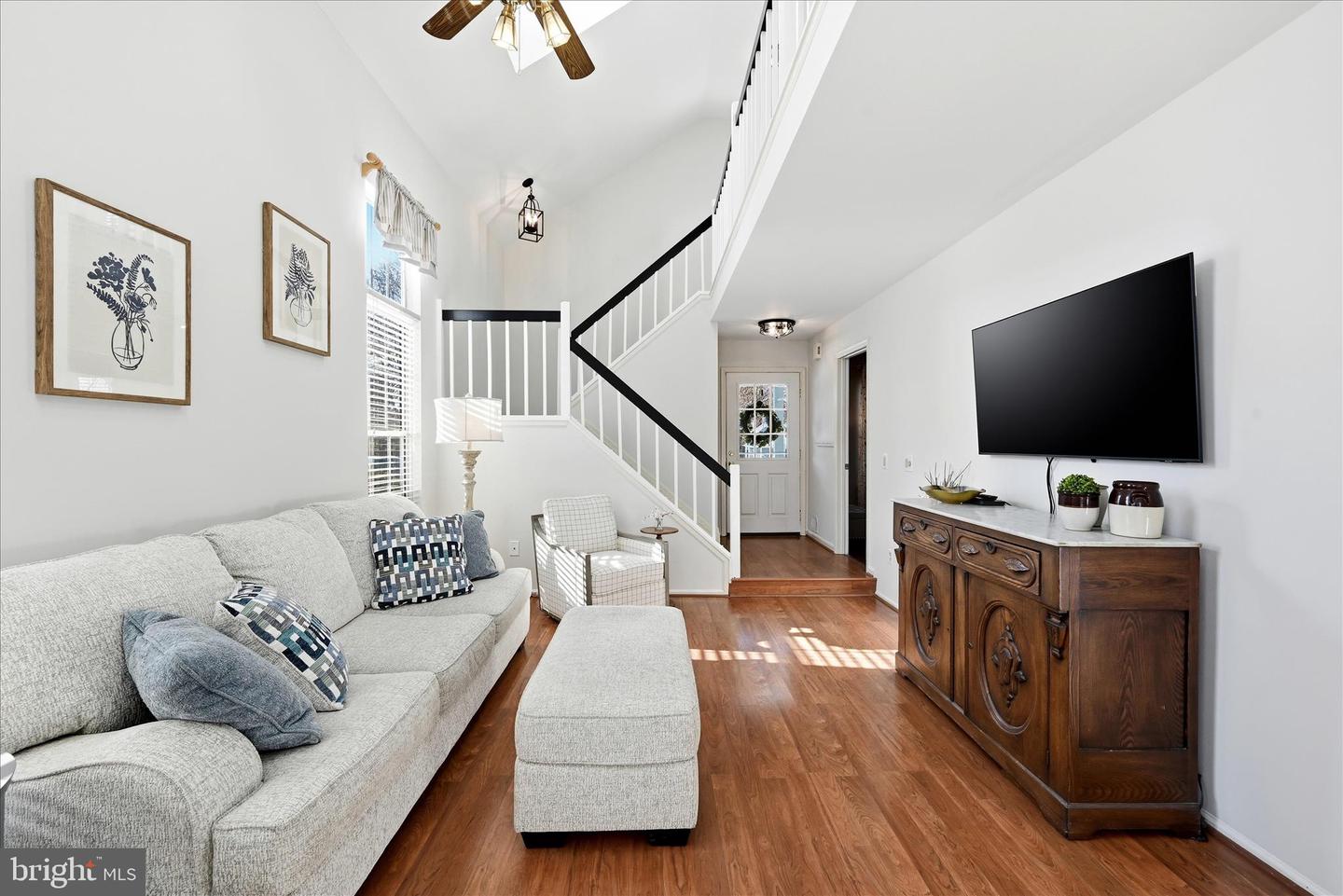 32 FENTON WOOD DR, STERLING, Virginia 20165, 3 Bedrooms Bedrooms, 7 Rooms Rooms,3 BathroomsBathrooms,Residential,For sale,32 FENTON WOOD DR,VALO2115174 MLS # VALO2115174