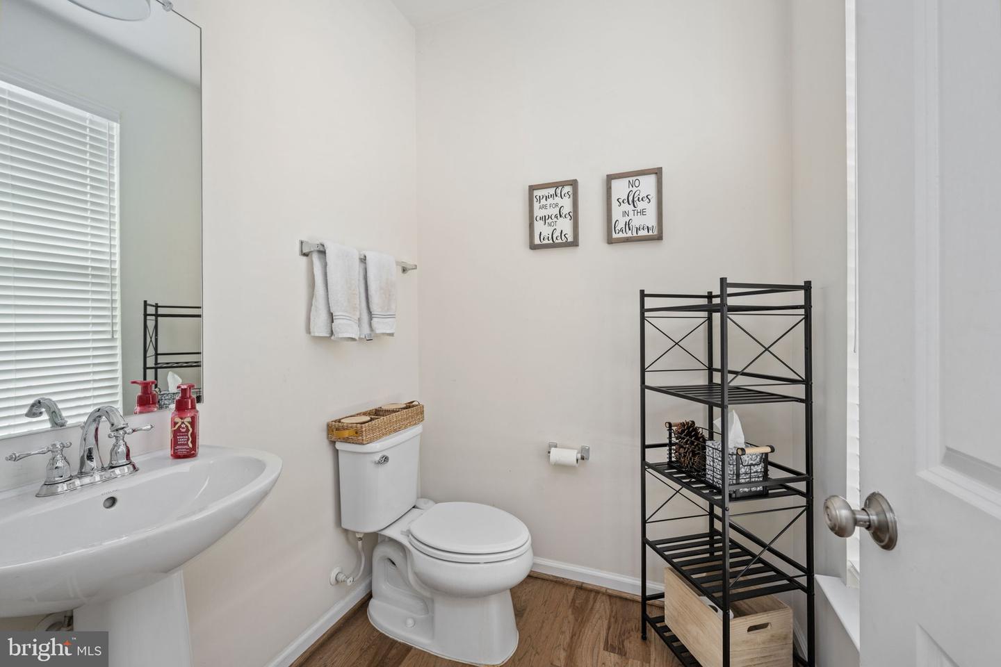 568 COASTAL AVE, STAFFORD, Virginia 22554, 4 Bedrooms Bedrooms, ,3 BathroomsBathrooms,Residential,For sale,568 COASTAL AVE,VAST2045670 MLS # VAST2045670