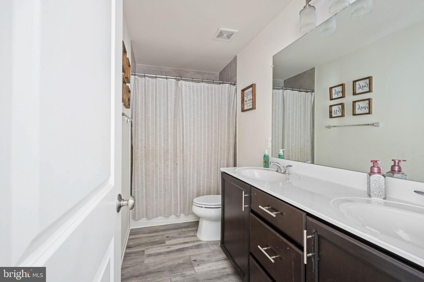 568 COASTAL AVE, STAFFORD, Virginia 22554, 4 Bedrooms Bedrooms, ,3 BathroomsBathrooms,Residential,For sale,568 COASTAL AVE,VAST2045670 MLS # VAST2045670