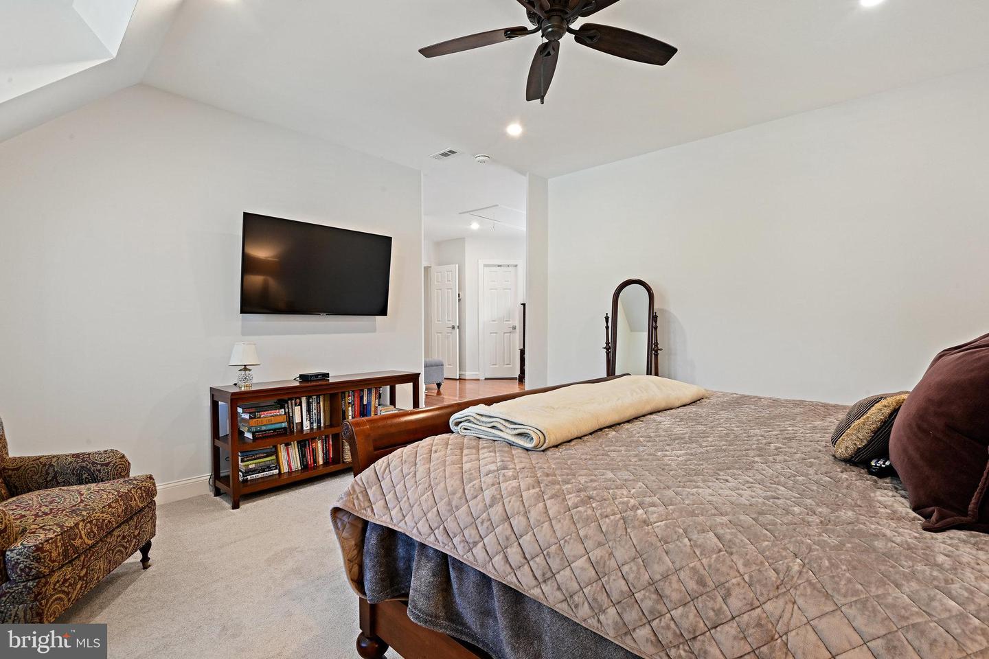 1832 FOXSTONE DR, VIENNA, Virginia 22182, 6 Bedrooms Bedrooms, ,5 BathroomsBathrooms,Residential,For sale,1832 FOXSTONE DR,VAFX2288676 MLS # VAFX2288676