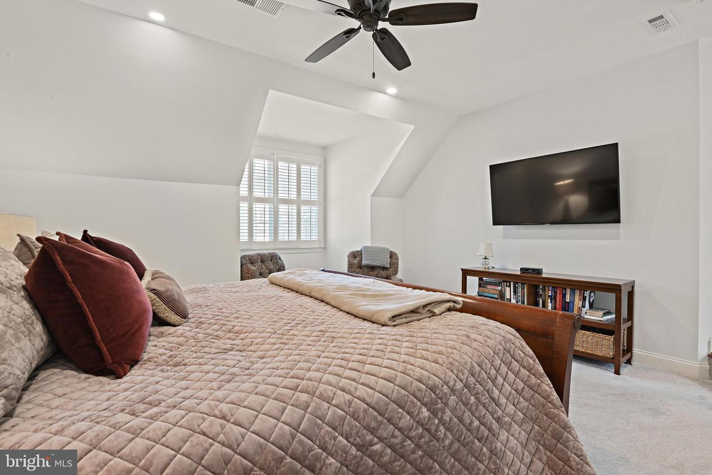 1832 FOXSTONE DR, VIENNA, Virginia 22182, 6 Bedrooms Bedrooms, ,5 BathroomsBathrooms,Residential,For sale,1832 FOXSTONE DR,VAFX2288676 MLS # VAFX2288676