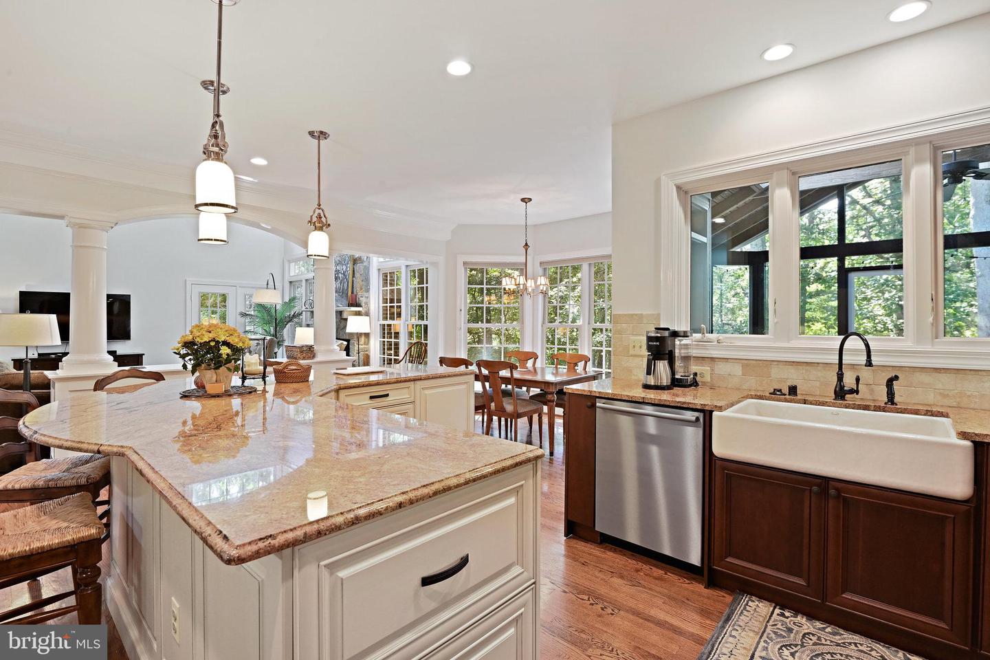 1832 FOXSTONE DR, VIENNA, Virginia 22182, 6 Bedrooms Bedrooms, ,5 BathroomsBathrooms,Residential,For sale,1832 FOXSTONE DR,VAFX2288676 MLS # VAFX2288676