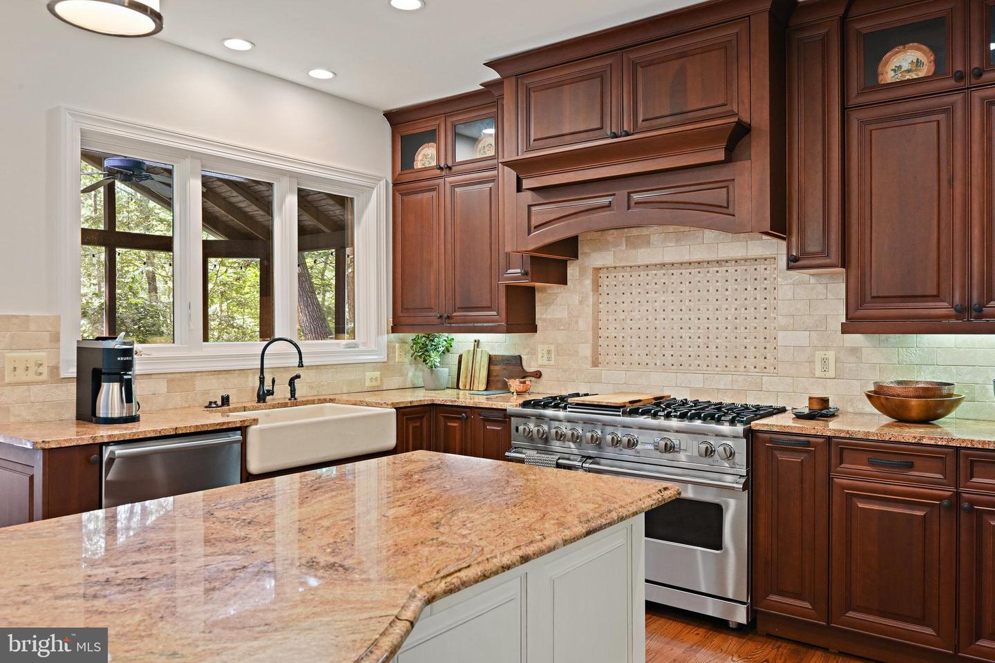 1832 FOXSTONE DR, VIENNA, Virginia 22182, 6 Bedrooms Bedrooms, ,5 BathroomsBathrooms,Residential,For sale,1832 FOXSTONE DR,VAFX2288676 MLS # VAFX2288676