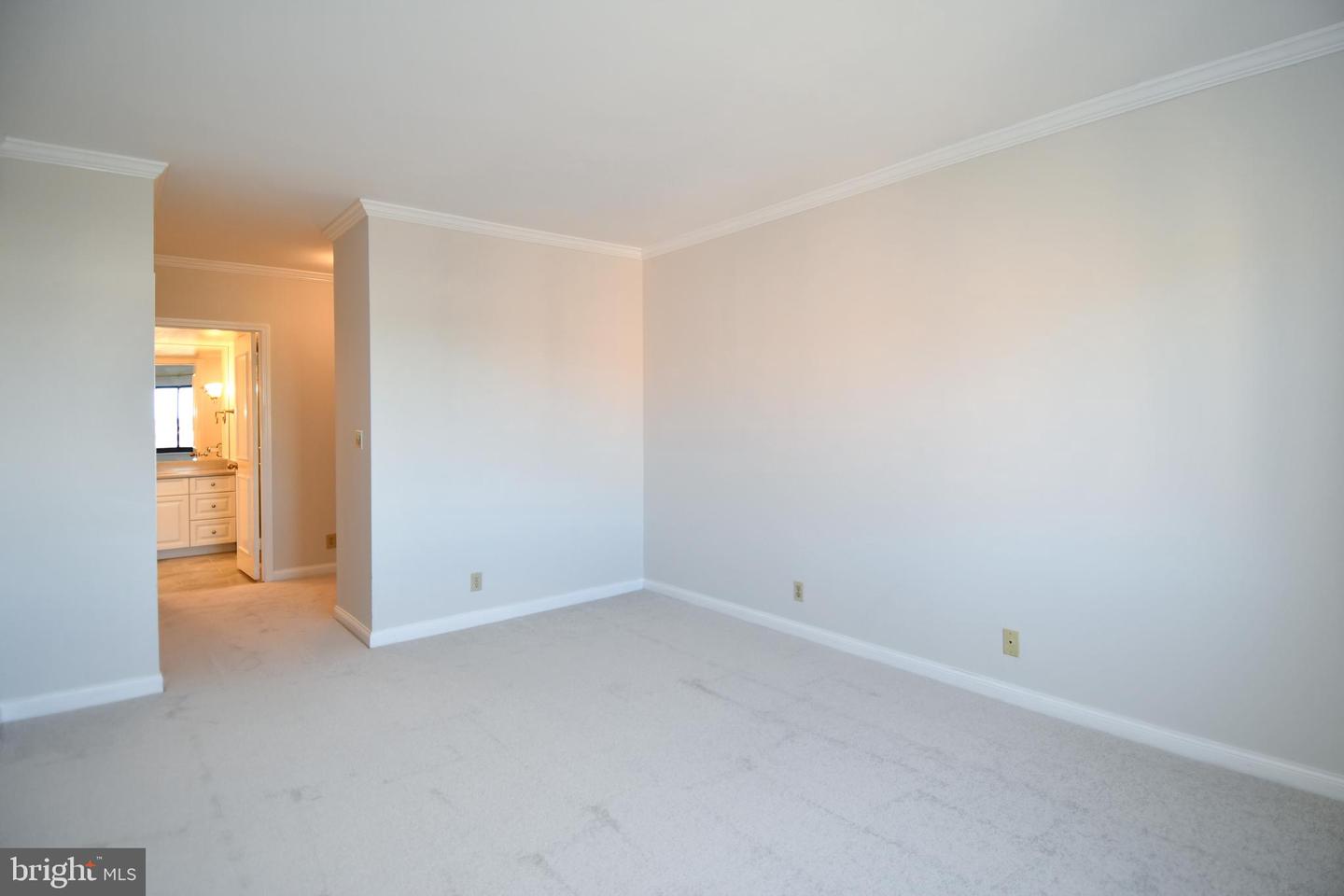 1250 S WASHINGTON ST #816, ALEXANDRIA, Virginia 22314, 2 Bedrooms Bedrooms, ,2 BathroomsBathrooms,Residential,For sale,1250 S WASHINGTON ST #816,VAAX2053734 MLS # VAAX2053734