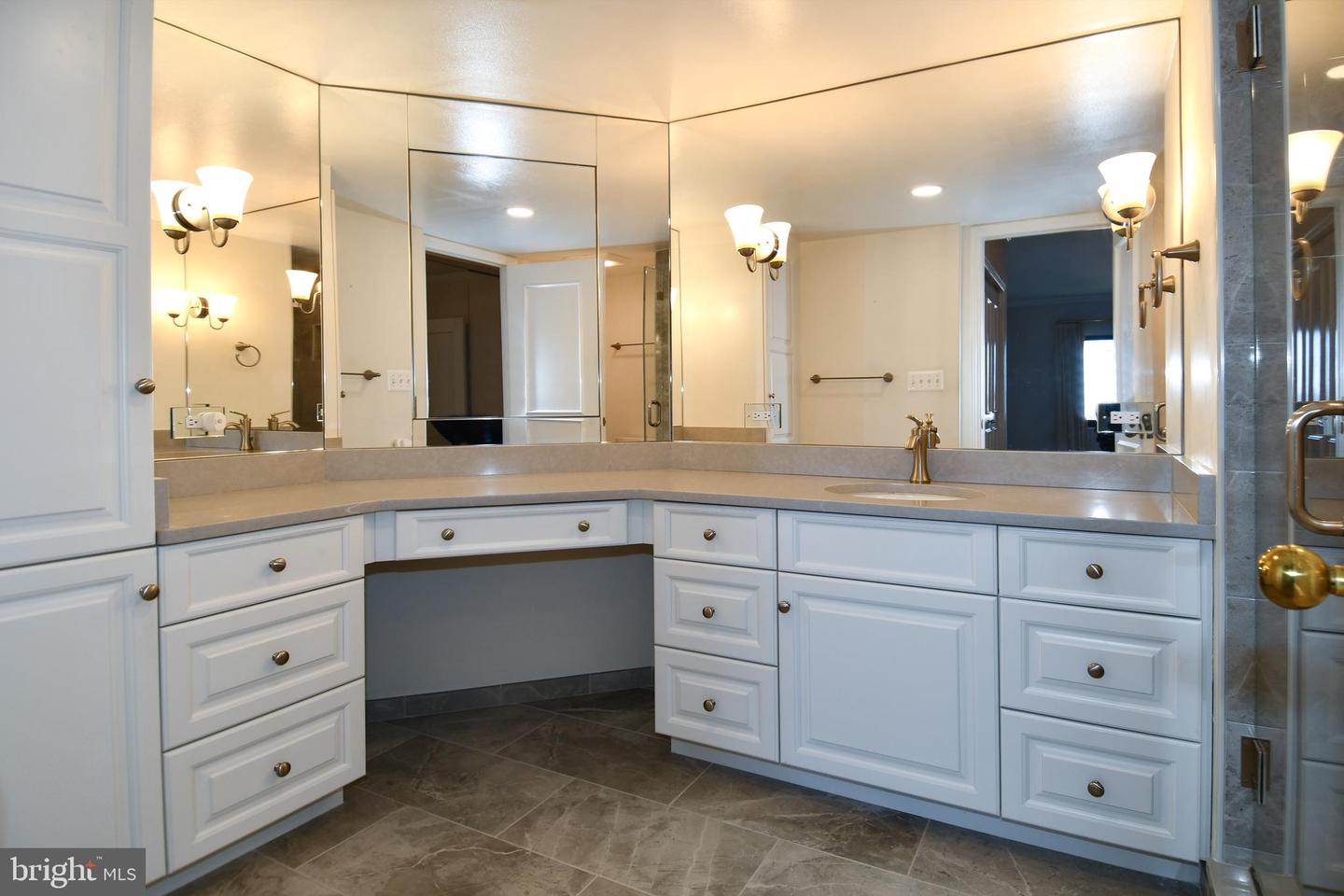 1250 S WASHINGTON ST #816, ALEXANDRIA, Virginia 22314, 2 Bedrooms Bedrooms, ,2 BathroomsBathrooms,Residential,For sale,1250 S WASHINGTON ST #816,VAAX2053734 MLS # VAAX2053734