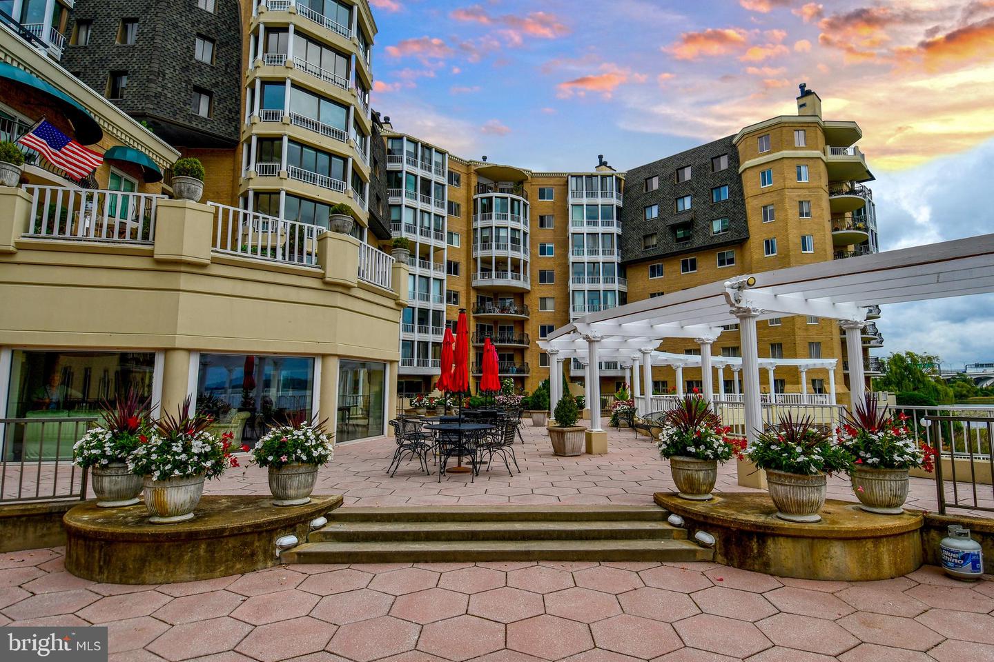 1250 S WASHINGTON ST #816, ALEXANDRIA, Virginia 22314, 2 Bedrooms Bedrooms, ,2 BathroomsBathrooms,Residential,For sale,1250 S WASHINGTON ST #816,VAAX2053734 MLS # VAAX2053734