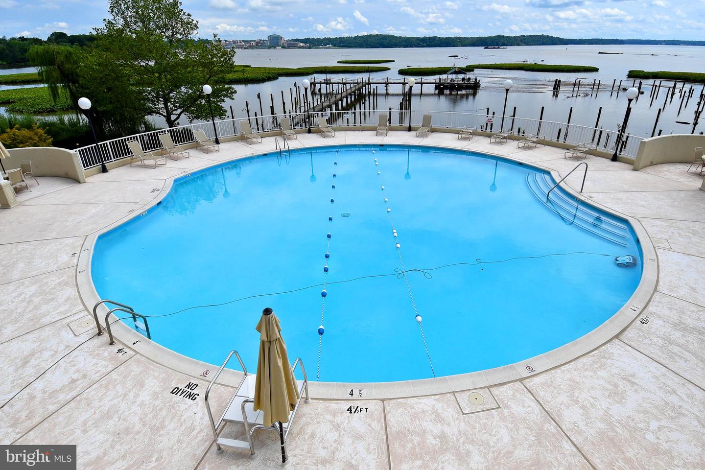 1250 S WASHINGTON ST #816, ALEXANDRIA, Virginia 22314, 2 Bedrooms Bedrooms, ,2 BathroomsBathrooms,Residential,For sale,1250 S WASHINGTON ST #816,VAAX2053734 MLS # VAAX2053734