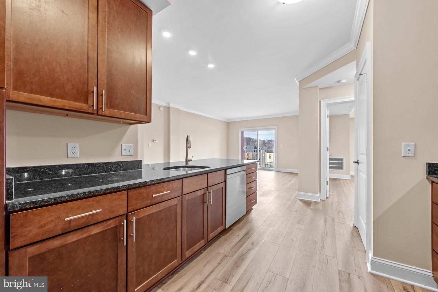 6301 EDSALL RD #424, ALEXANDRIA, Virginia 22312, 2 Bedrooms Bedrooms, 4 Rooms Rooms,2 BathroomsBathrooms,Residential,For sale,6301 EDSALL RD #424,VAFX2288824 MLS # VAFX2288824