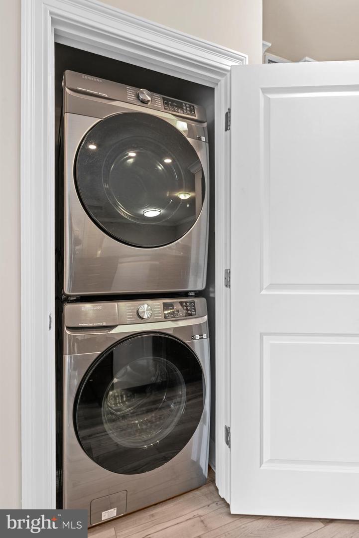 6301 EDSALL RD #424, ALEXANDRIA, Virginia 22312, 2 Bedrooms Bedrooms, 4 Rooms Rooms,2 BathroomsBathrooms,Residential,For sale,6301 EDSALL RD #424,VAFX2288824 MLS # VAFX2288824