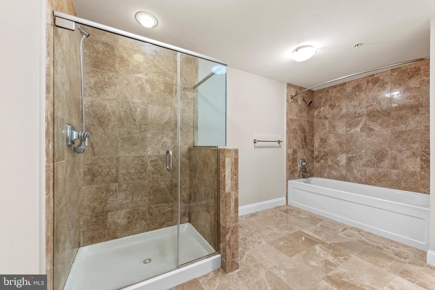 6301 EDSALL RD #424, ALEXANDRIA, Virginia 22312, 2 Bedrooms Bedrooms, 4 Rooms Rooms,2 BathroomsBathrooms,Residential,For sale,6301 EDSALL RD #424,VAFX2288824 MLS # VAFX2288824