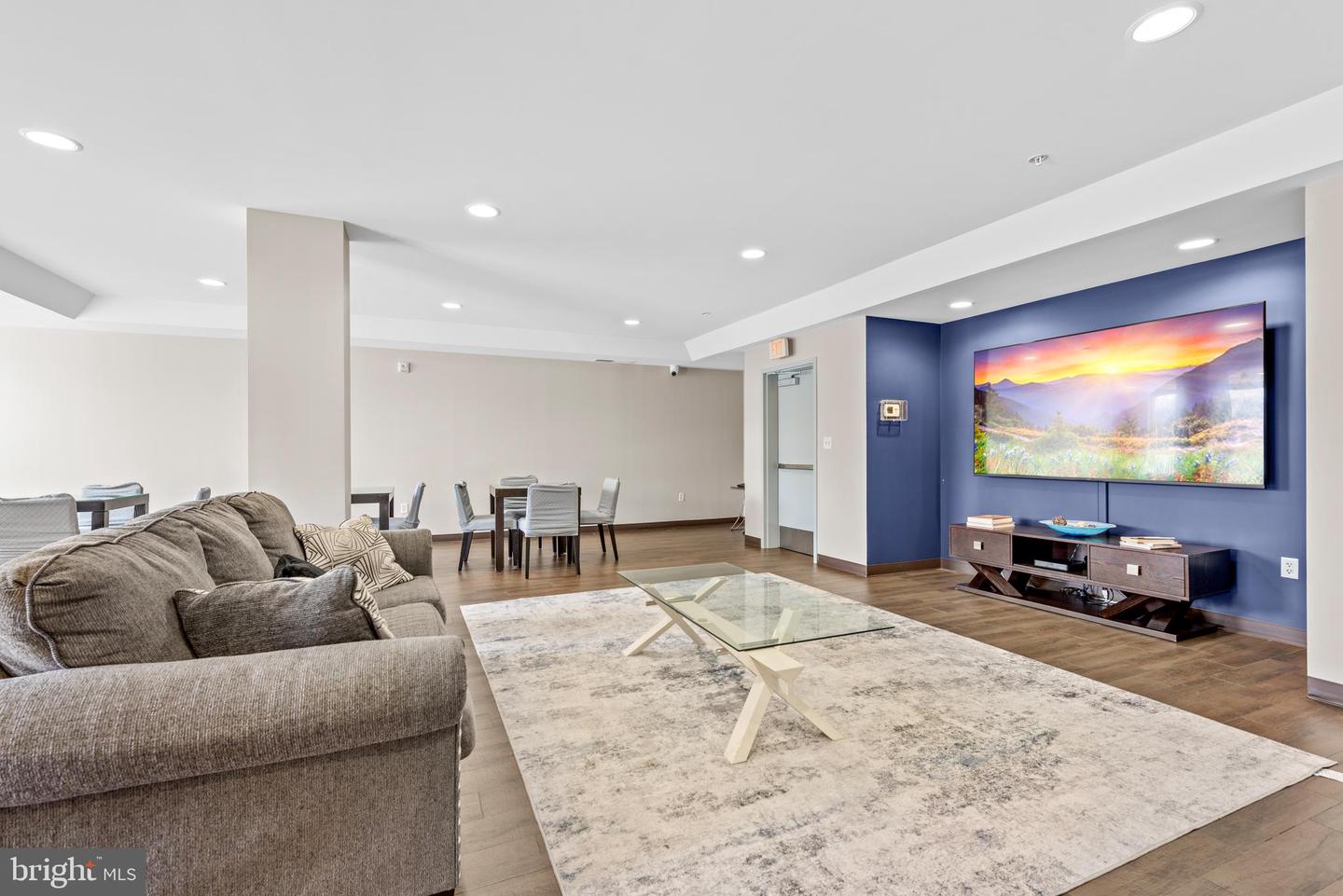 6301 EDSALL RD #424, ALEXANDRIA, Virginia 22312, 2 Bedrooms Bedrooms, 4 Rooms Rooms,2 BathroomsBathrooms,Residential,For sale,6301 EDSALL RD #424,VAFX2288824 MLS # VAFX2288824