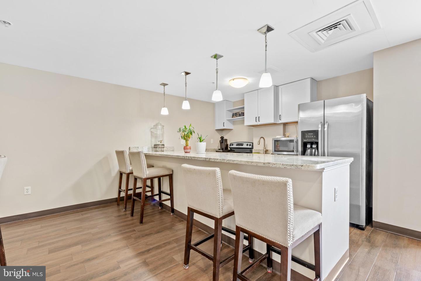 6301 EDSALL RD #424, ALEXANDRIA, Virginia 22312, 2 Bedrooms Bedrooms, 4 Rooms Rooms,2 BathroomsBathrooms,Residential,For sale,6301 EDSALL RD #424,VAFX2288824 MLS # VAFX2288824